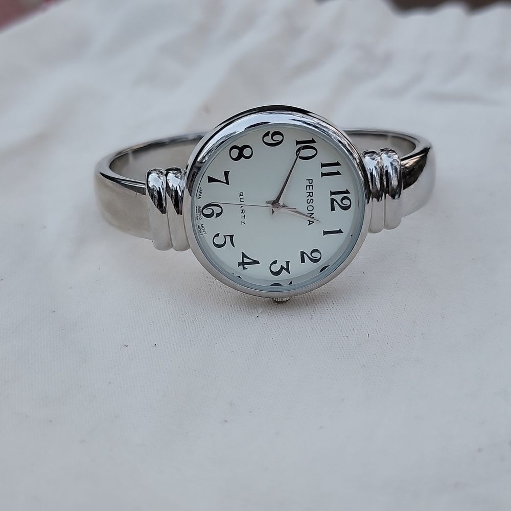𝅺Ladies Persona Bracelet Cuff Silver Tone Quartz Watch - New